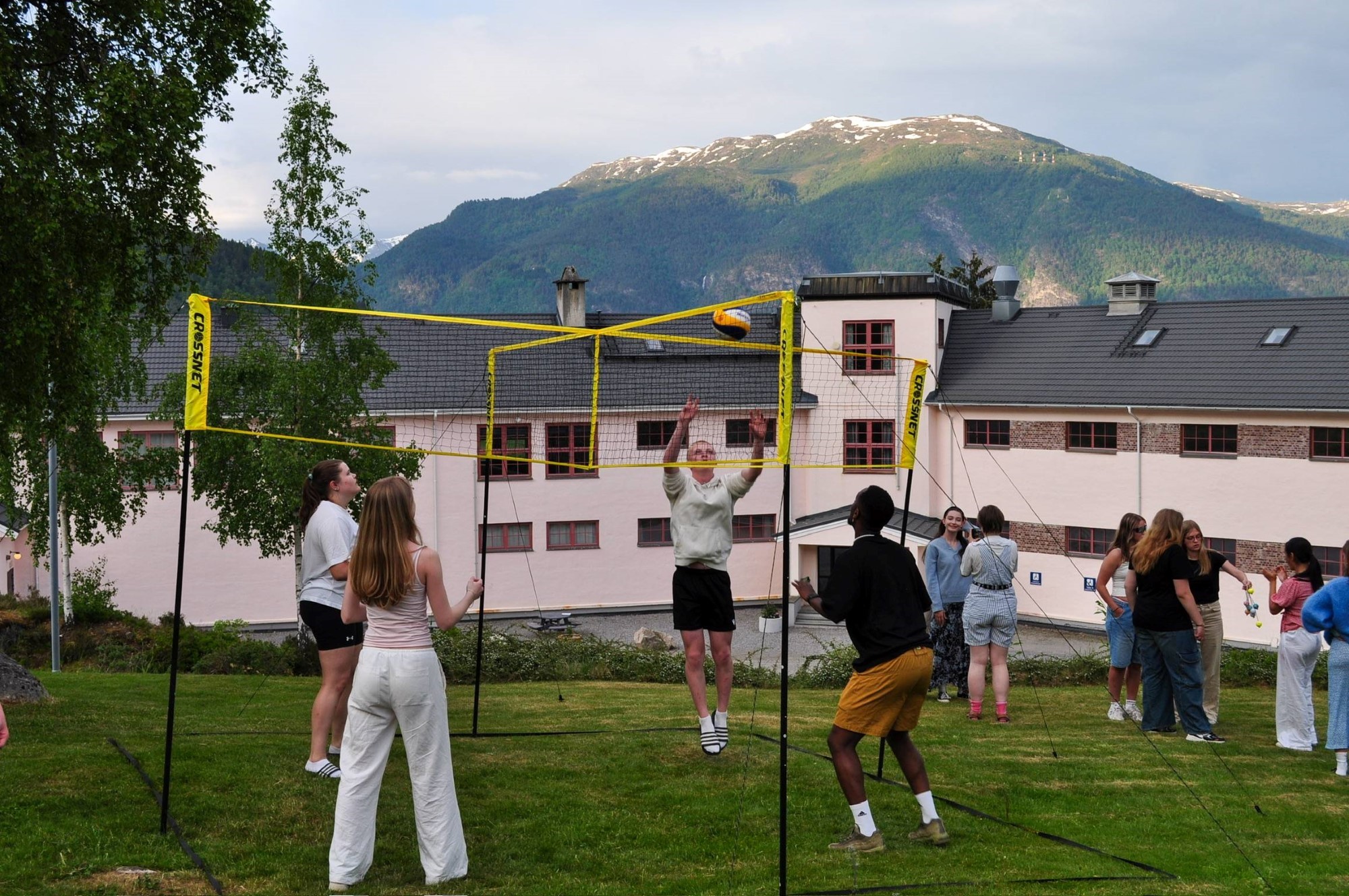 Volleyball i kryss