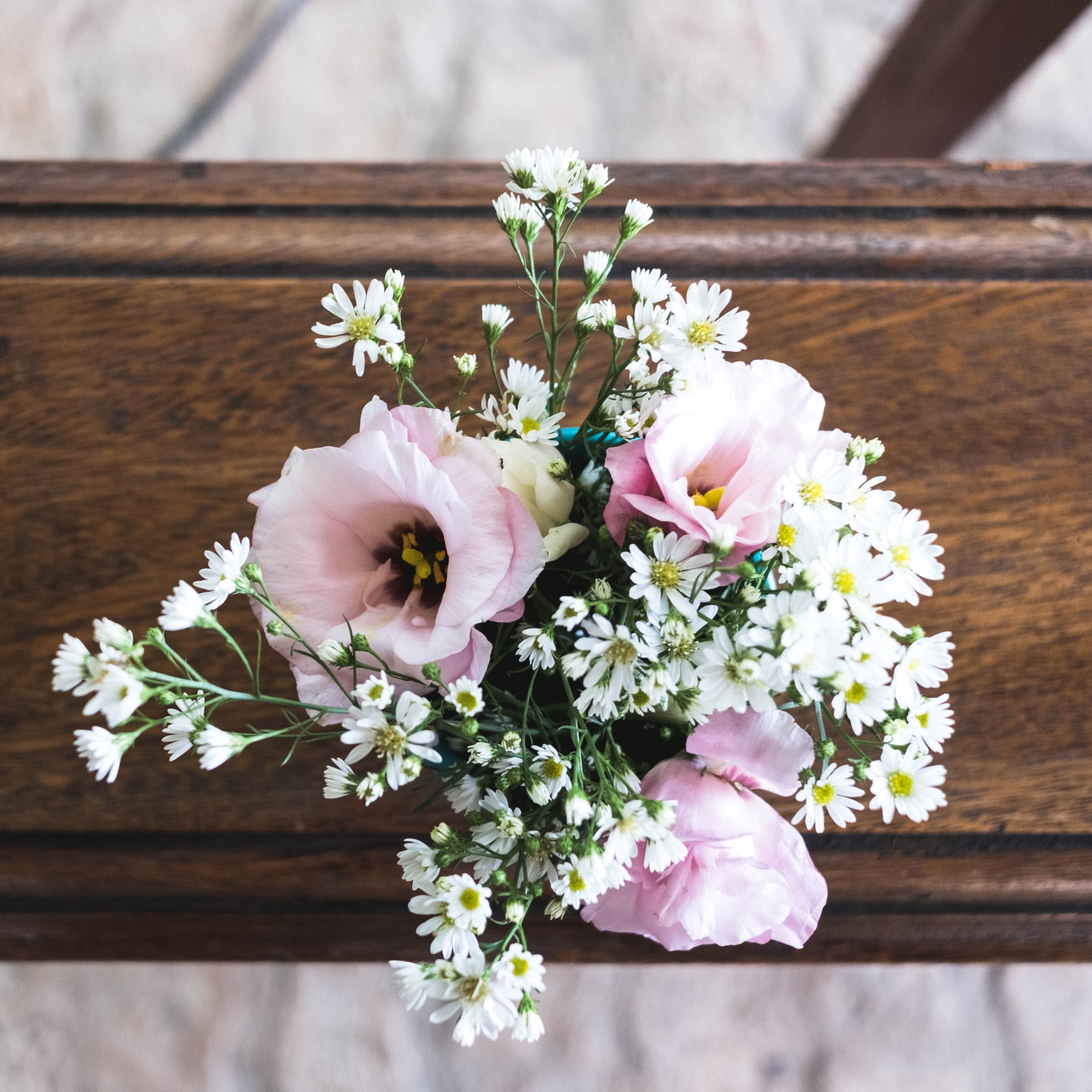 Blomster på kiste